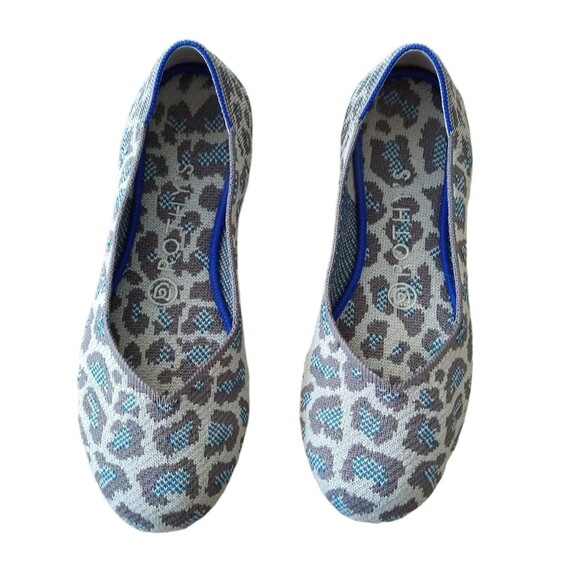 Rothys The Flats in Spotted Leopard Grey/Blue - Picture 4 of 12